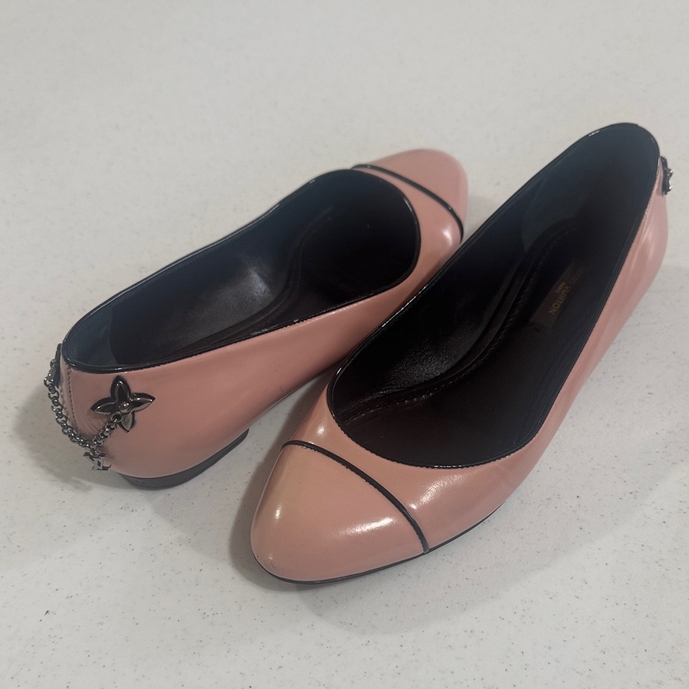 Louis Vuitton Flats Light Pink Women’s Size 35.5 US 5.5 Authentic Preowned